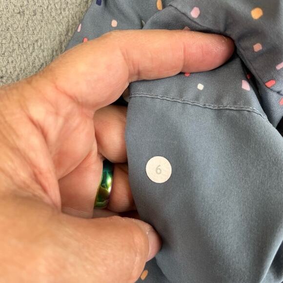 Lululemon Shorts Womens 6 Gray Spring Break Away Confetti Running Workout Gym - Picture 5 of 11